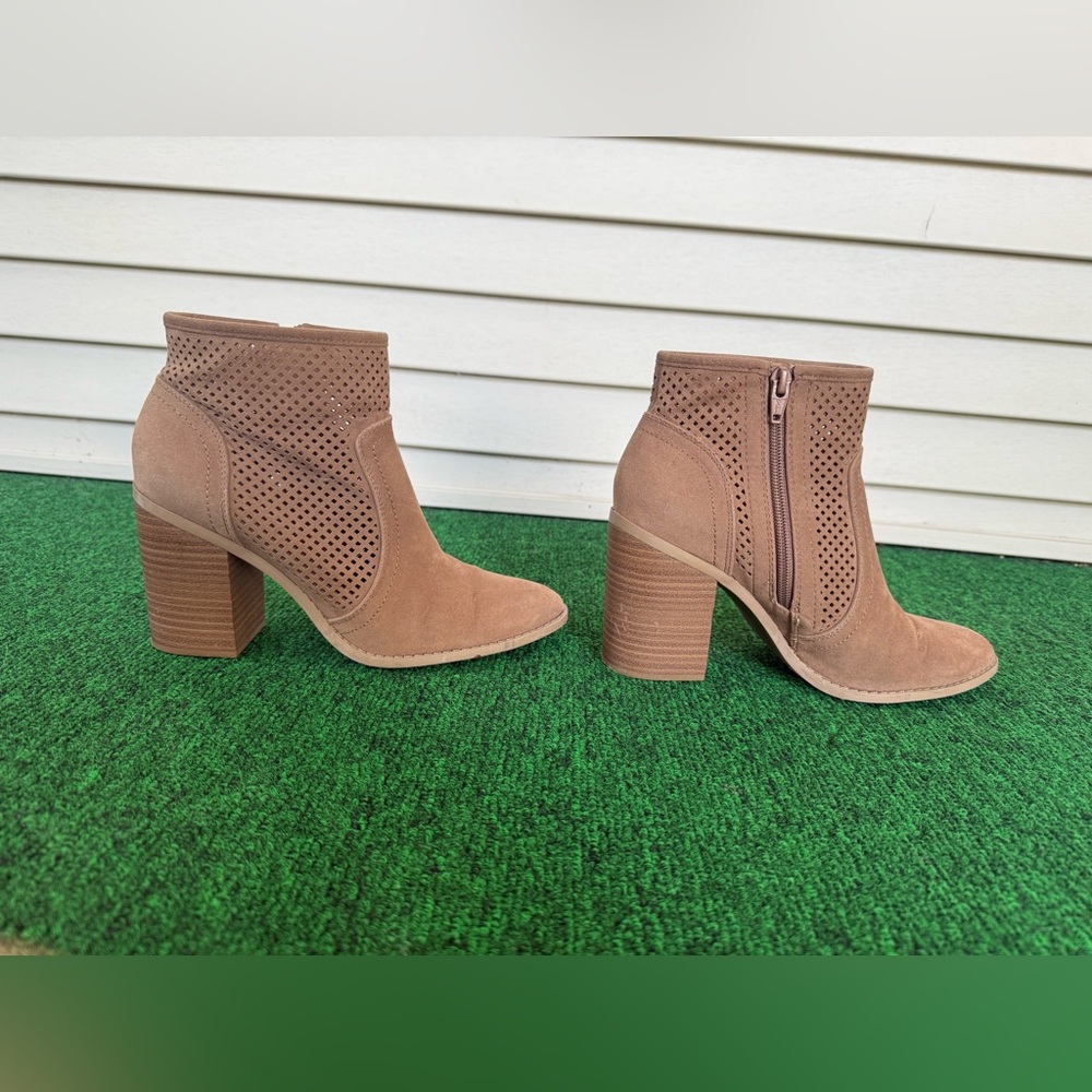 Universal Thread, Perforated, Ankle Booties! - image 3